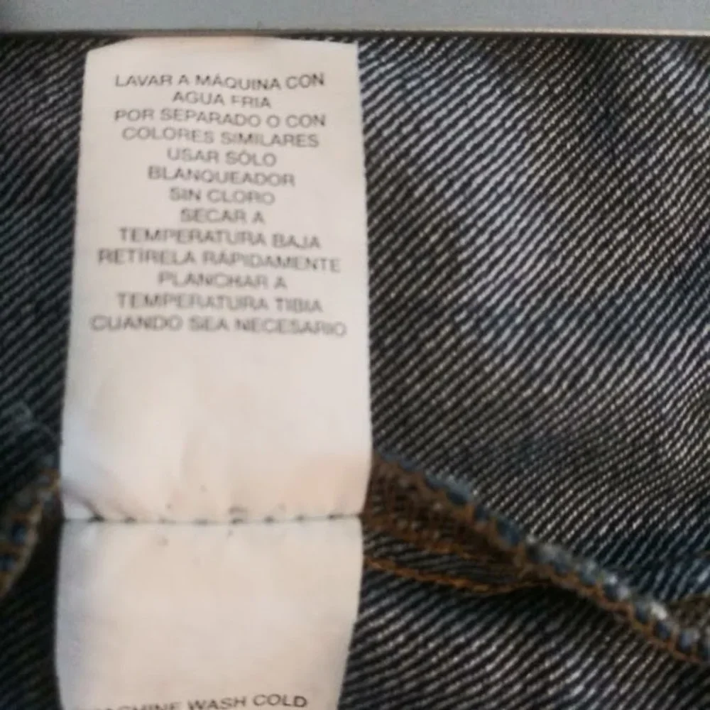 The Children's Place girls size 5/6 dark blue wash jean jacket
